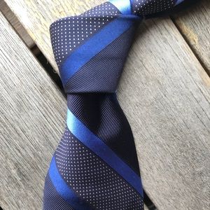 NWOT ROERT TALBOTT 100% Silk Necktie